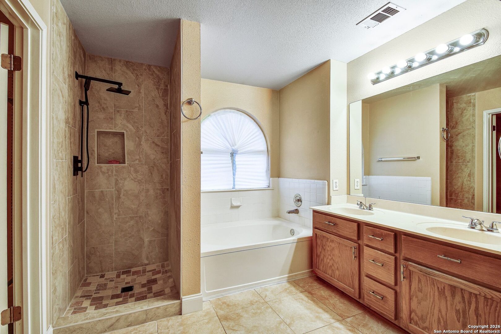5207 Wood Glen San Antonio TX 78244