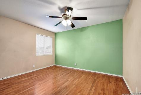 5207 Wood Glen San Antonio TX 78244