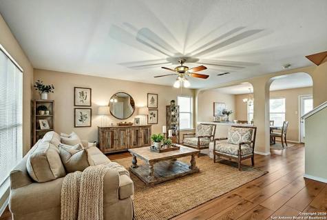 5207 Wood Glen San Antonio TX 78244