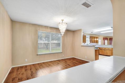 5207 Wood Glen San Antonio TX 78244