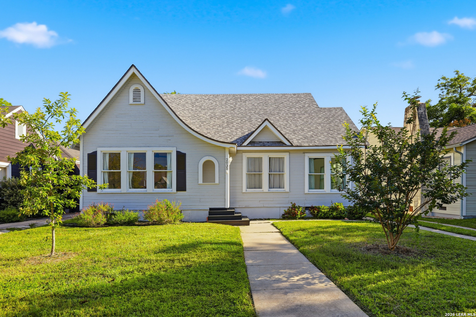 2035 W Summit San Antonio TX 78201