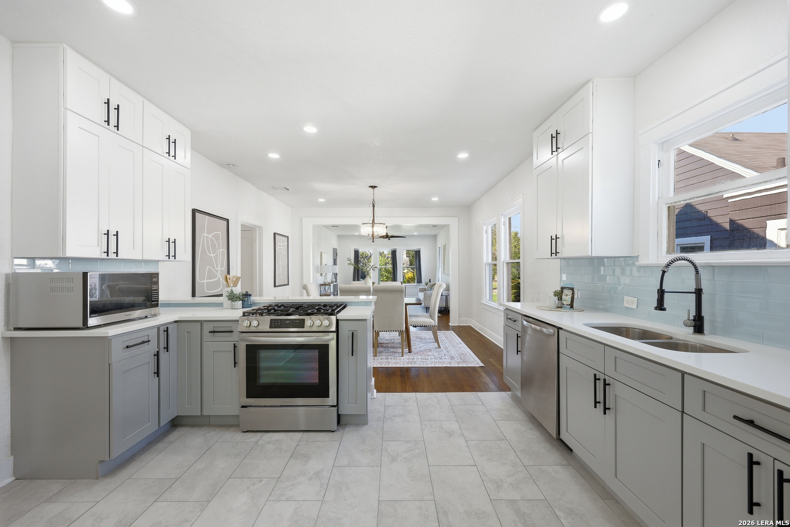 2035 W Summit San Antonio TX 78201