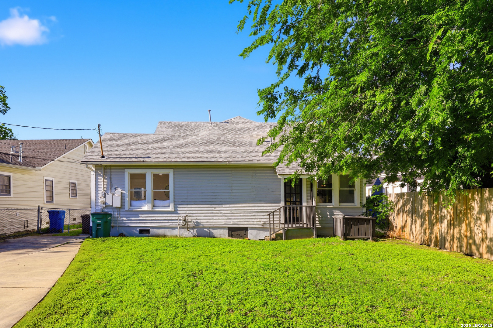 2035 W Summit San Antonio TX 78201