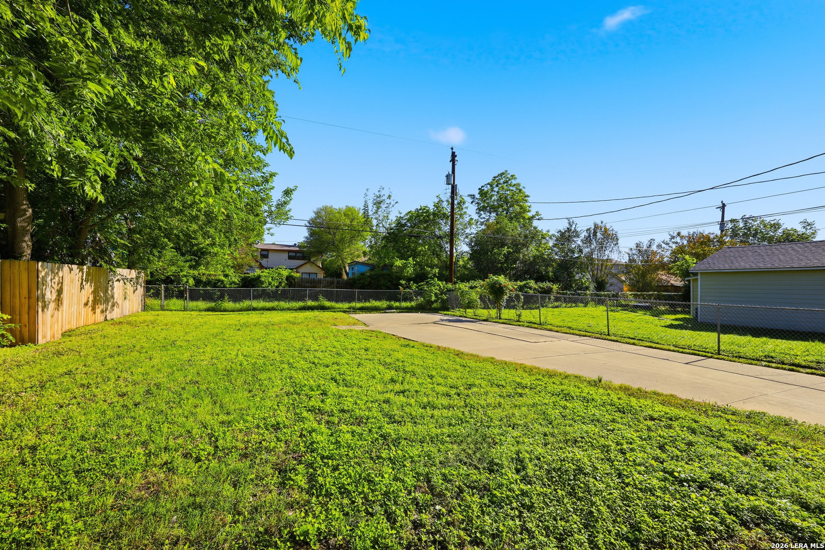 2035 W Summit San Antonio TX 78201