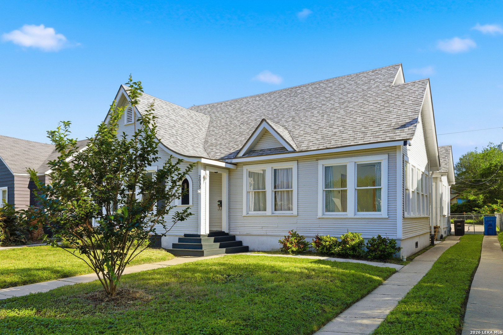 2035 W Summit San Antonio TX 78201