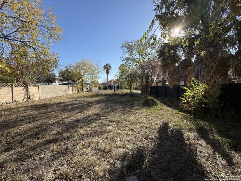 1701 W Summit Avenue San Antonio TX 78201