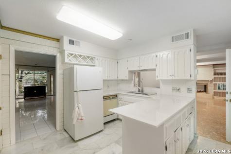 90 Bluet Lane Castle Hills TX 78213