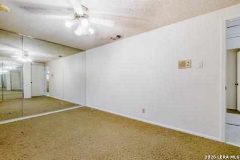 90 Bluet Lane Castle Hills TX 78213