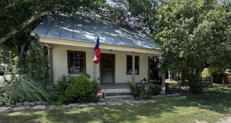 413 Petersburg Castroville TX 78009