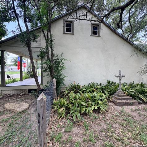 413 Petersburg Castroville TX 78009