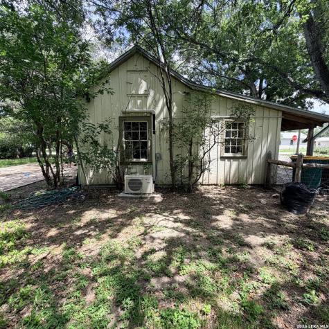 413 Petersburg Castroville TX 78009