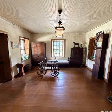 413 Petersburg Castroville TX 78009