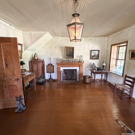 413 Petersburg Castroville TX 78009