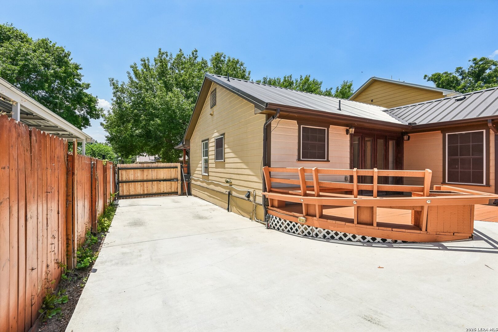 614 Claude W Black San Antonio TX 78203