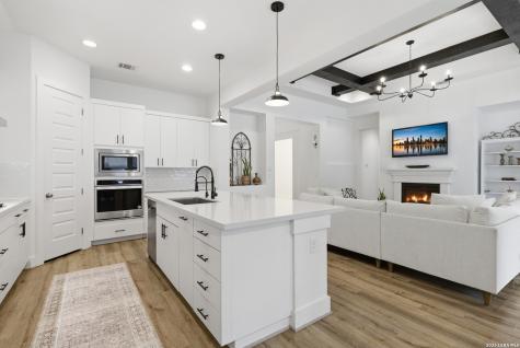1218 Yaupon New Braunfels TX 78132