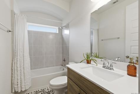 1218 Yaupon New Braunfels TX 78132