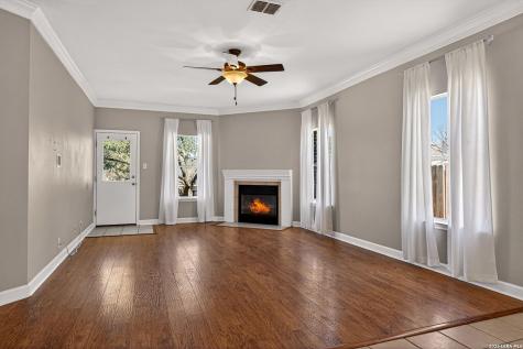 2135 Shoreham San Antonio TX 78260