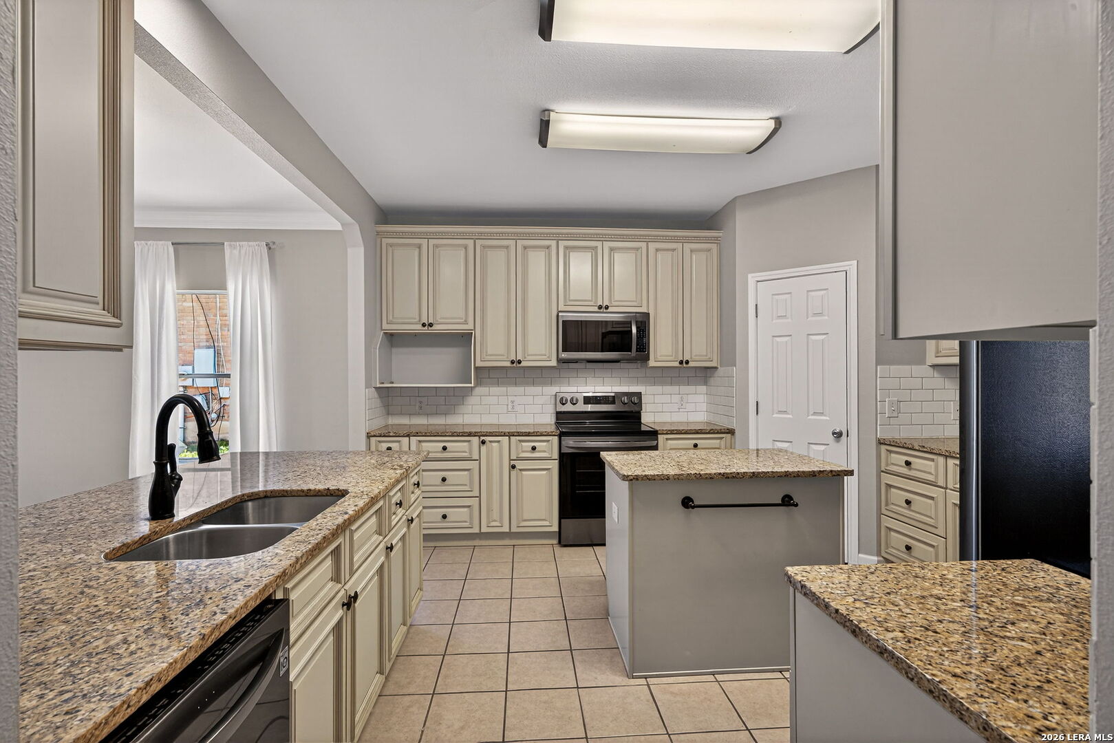 2135 Shoreham San Antonio TX 78260