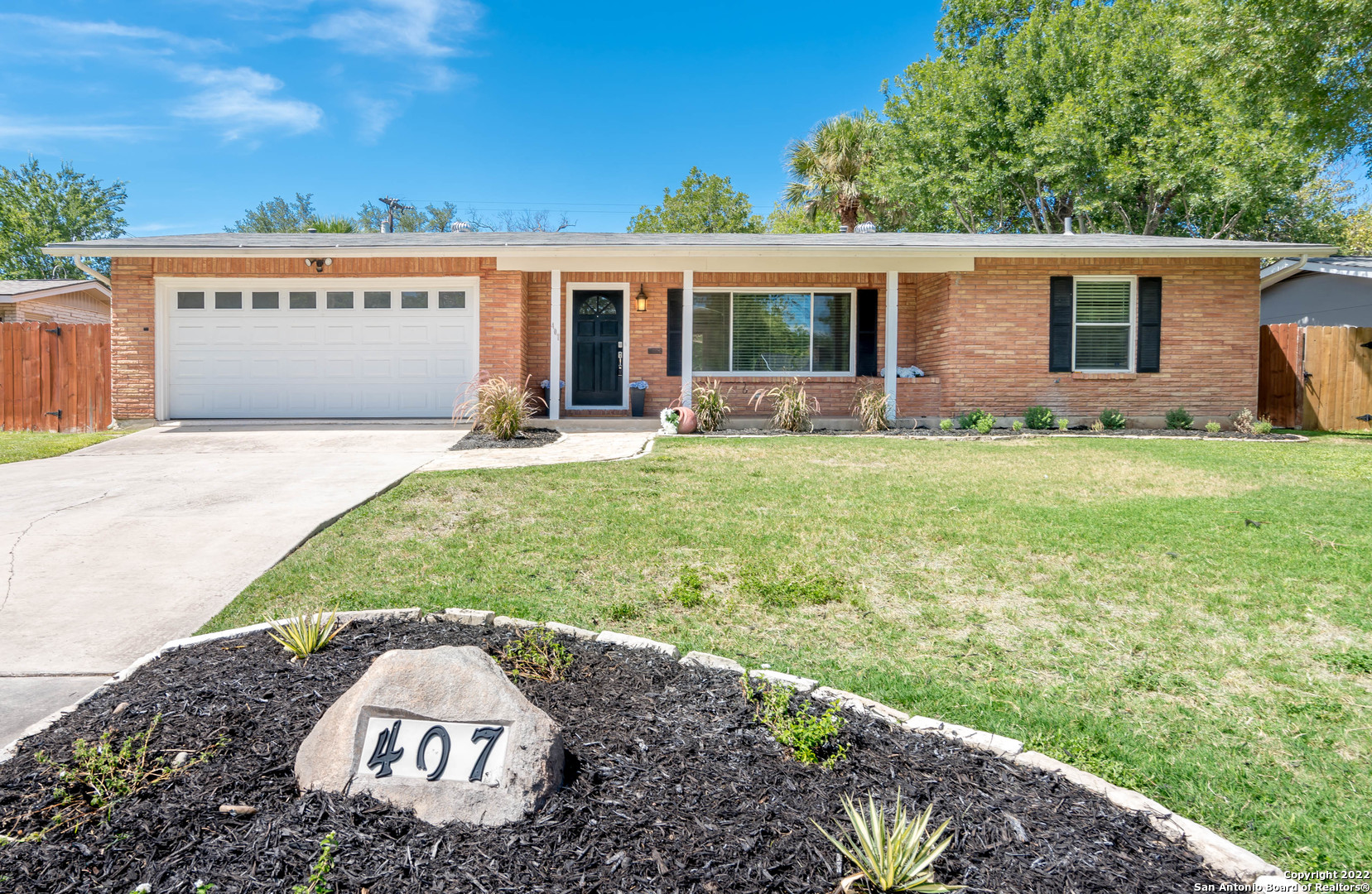 407 E Nottingham Drive San Antonio TX 78209