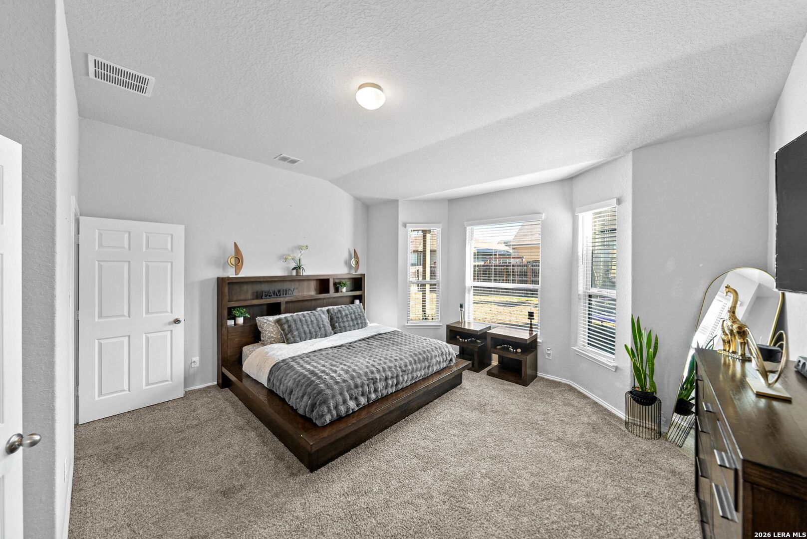 5811 Ivans Farm San Antonio TX 78244