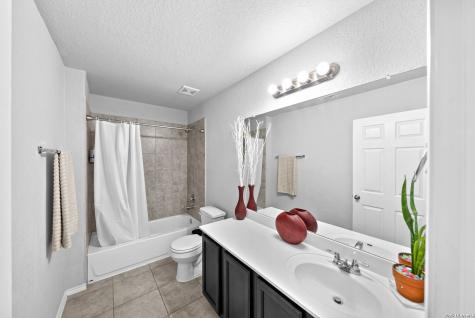 5811 Ivans Farm San Antonio TX 78244
