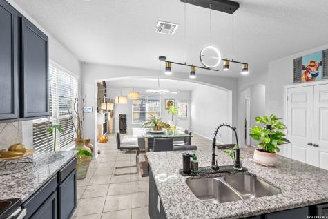 5811 Ivans Farm San Antonio TX 78244