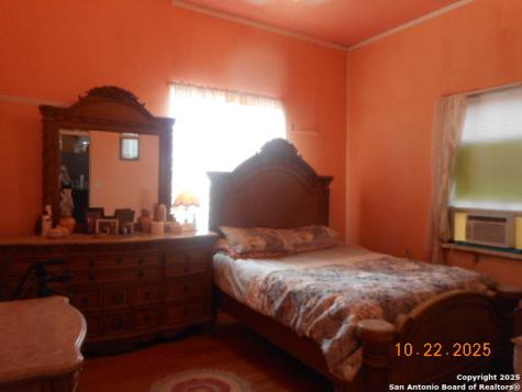 1212 Magnolia Jourdanton TX 78026