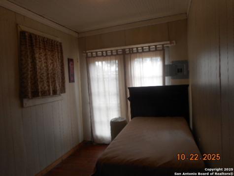 1212 Magnolia Jourdanton TX 78026