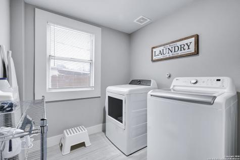 1917 W Huisache San Antonio TX 78201
