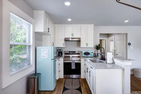 1917 W Huisache San Antonio TX 78201