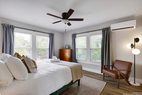 1917 W Huisache San Antonio TX 78201
