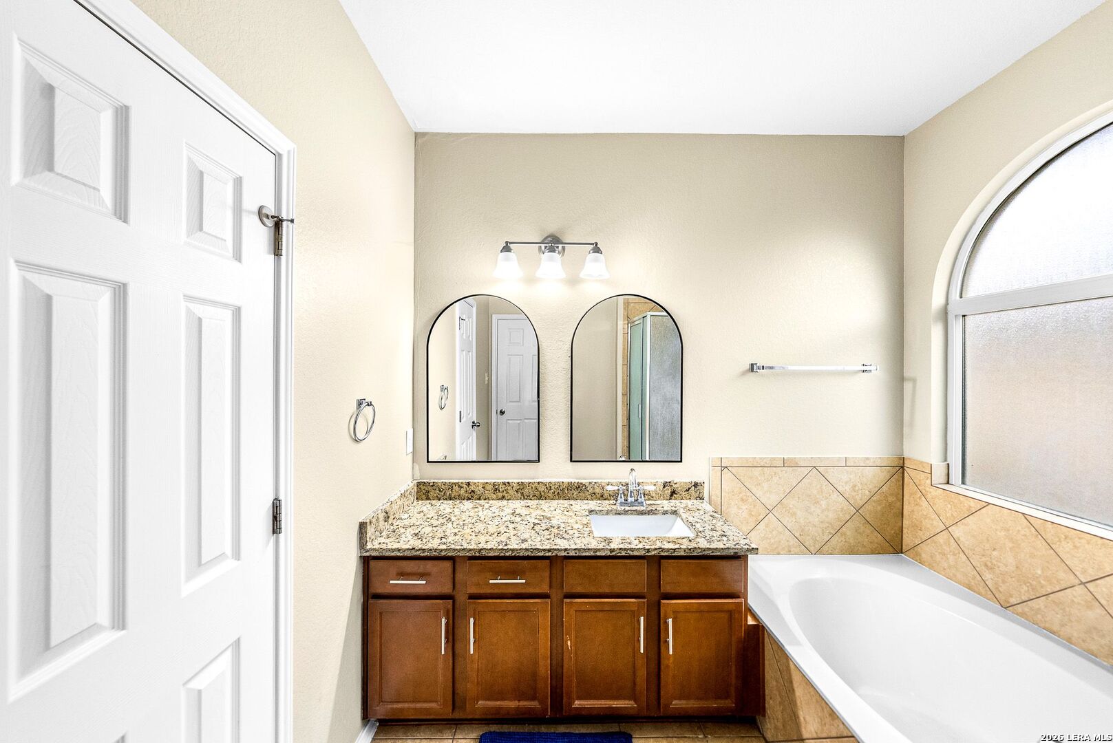 206 Reeves Garden San Antonio TX 78253