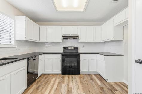 13834 E Hillside Drive San Antonio TX 78249