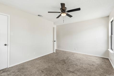 13834 E Hillside Drive San Antonio TX 78249