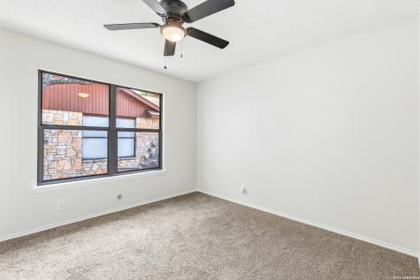 13834 E Hillside Drive San Antonio TX 78249