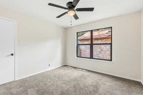 13834 E Hillside Drive San Antonio TX 78249
