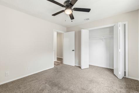 13834 E Hillside Drive San Antonio TX 78249