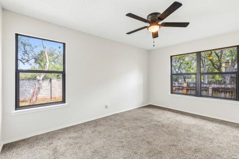 13834 E Hillside Drive San Antonio TX 78249