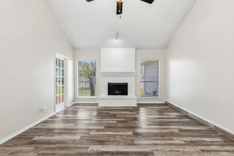 13834 E Hillside Drive San Antonio TX 78249