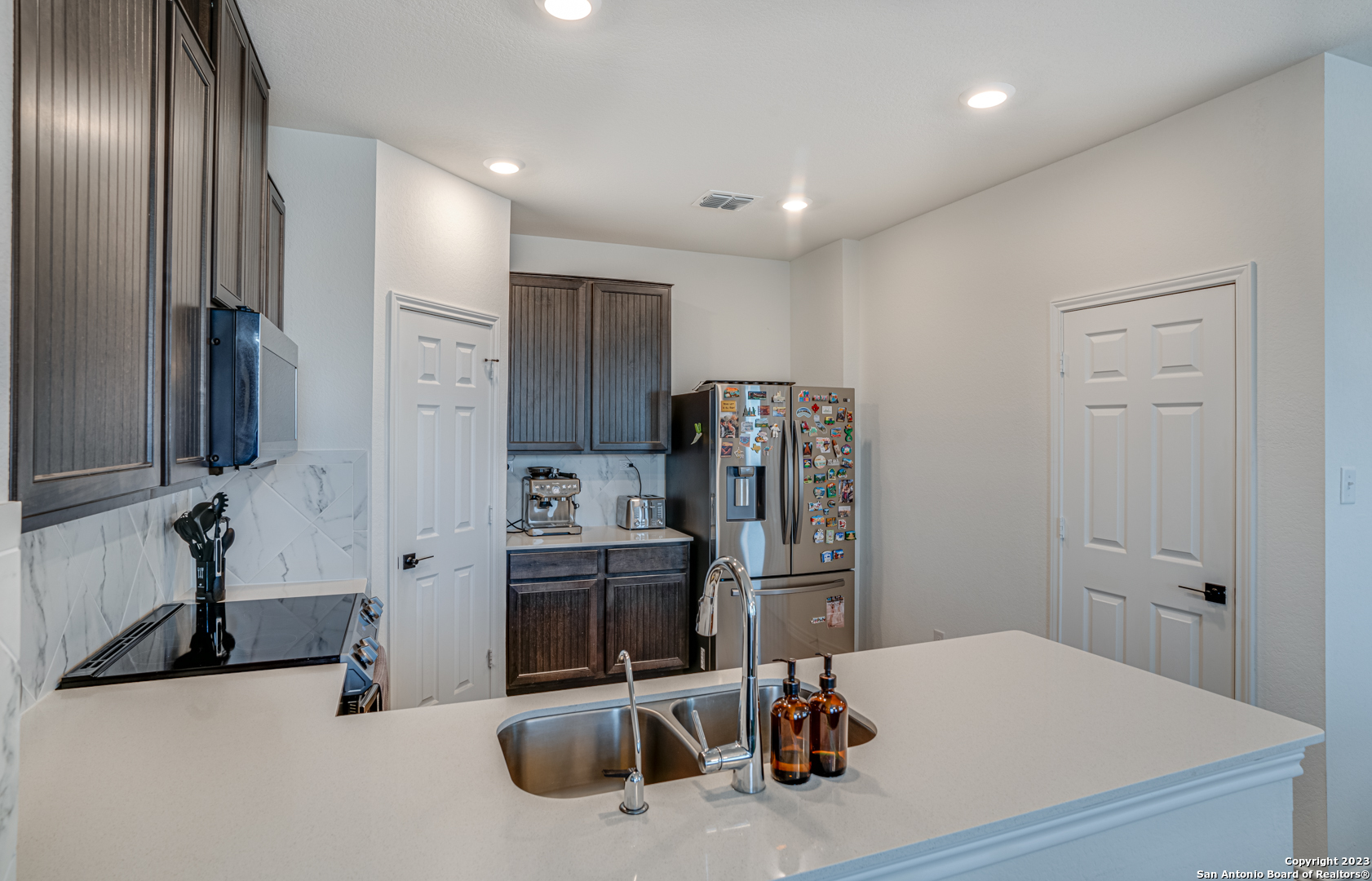 1806 Overlook Bend San Antonio TX 78245