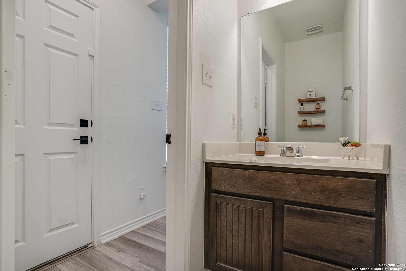 1806 Overlook Bend San Antonio TX 78245