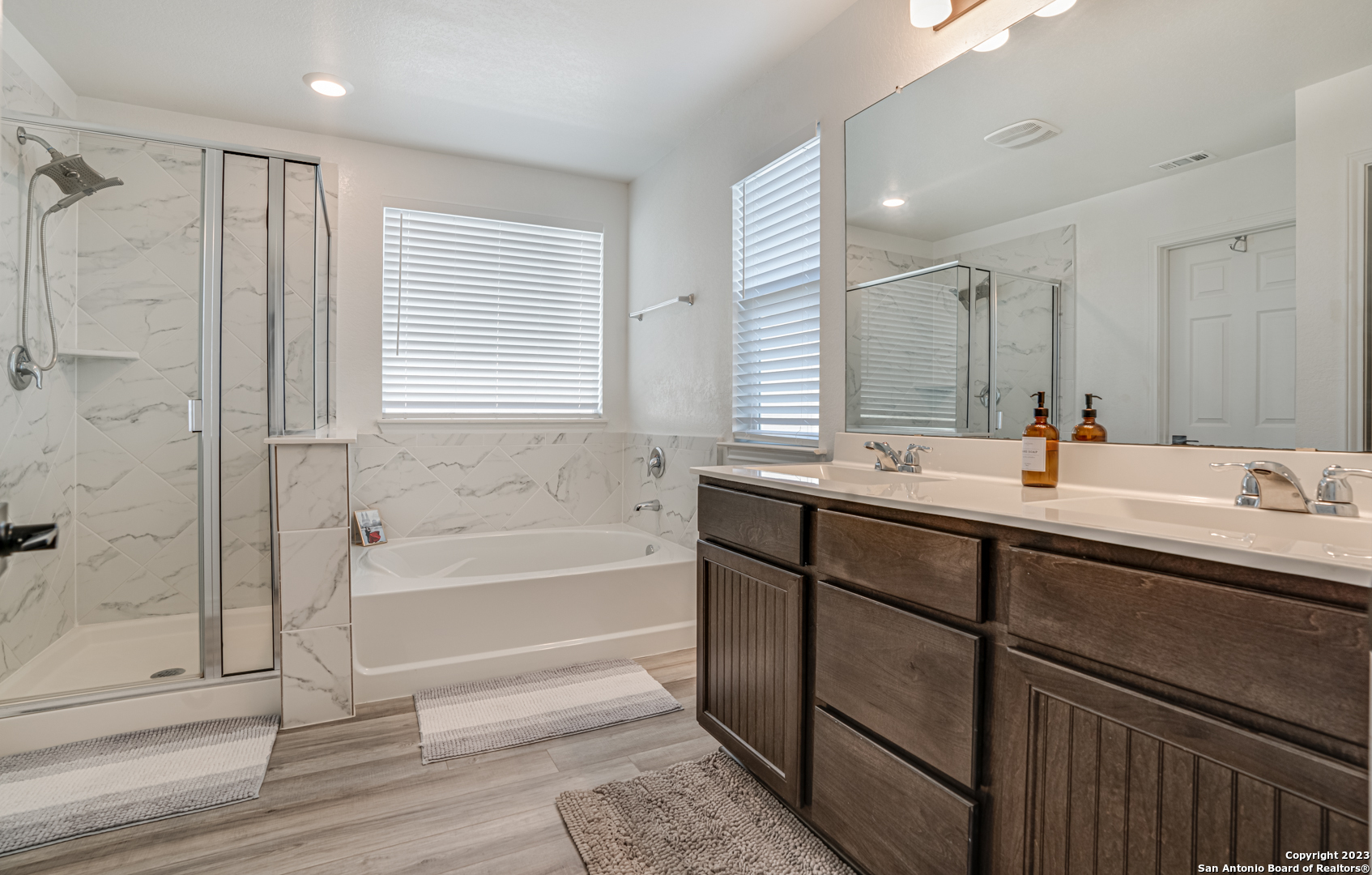1806 Overlook Bend San Antonio TX 78245