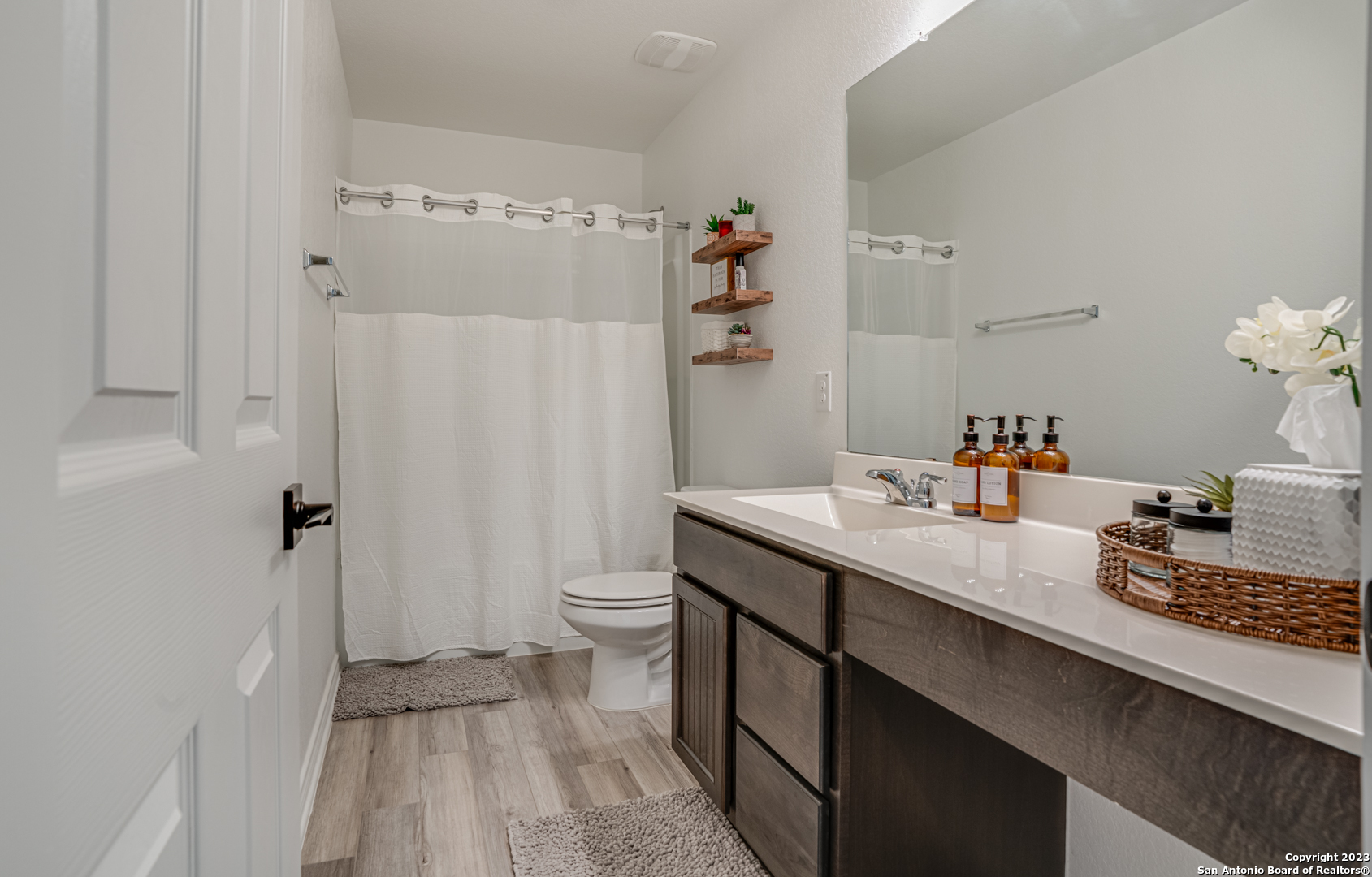 1806 Overlook Bend San Antonio TX 78245