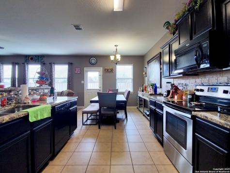 7039 Capeshaw San Antonio TX 78252