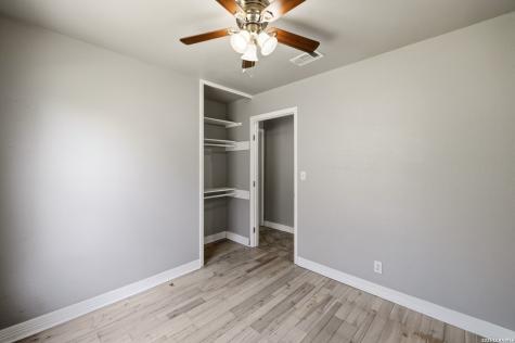 7627 Glen Vista San Antonio TX 78239
