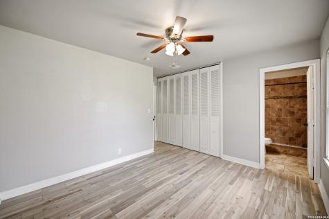 7627 Glen Vista San Antonio TX 78239