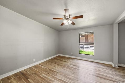 7627 Glen Vista San Antonio TX 78239