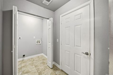 7627 Glen Vista San Antonio TX 78239