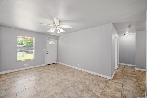 7627 Glen Vista San Antonio TX 78239
