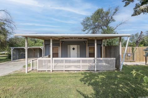 703 S Baylor Cotulla TX 78014